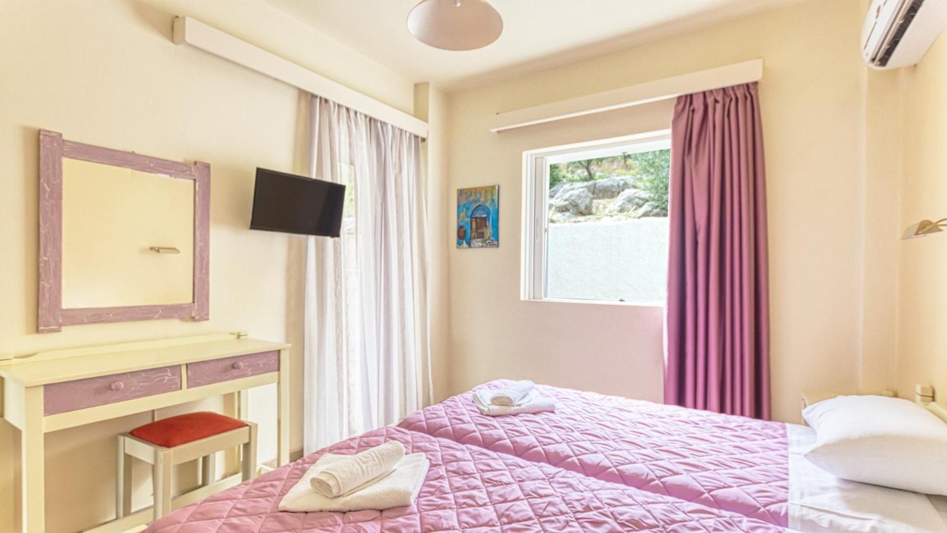Akrotopi Apartments & Studios 托隆 外观 照片
